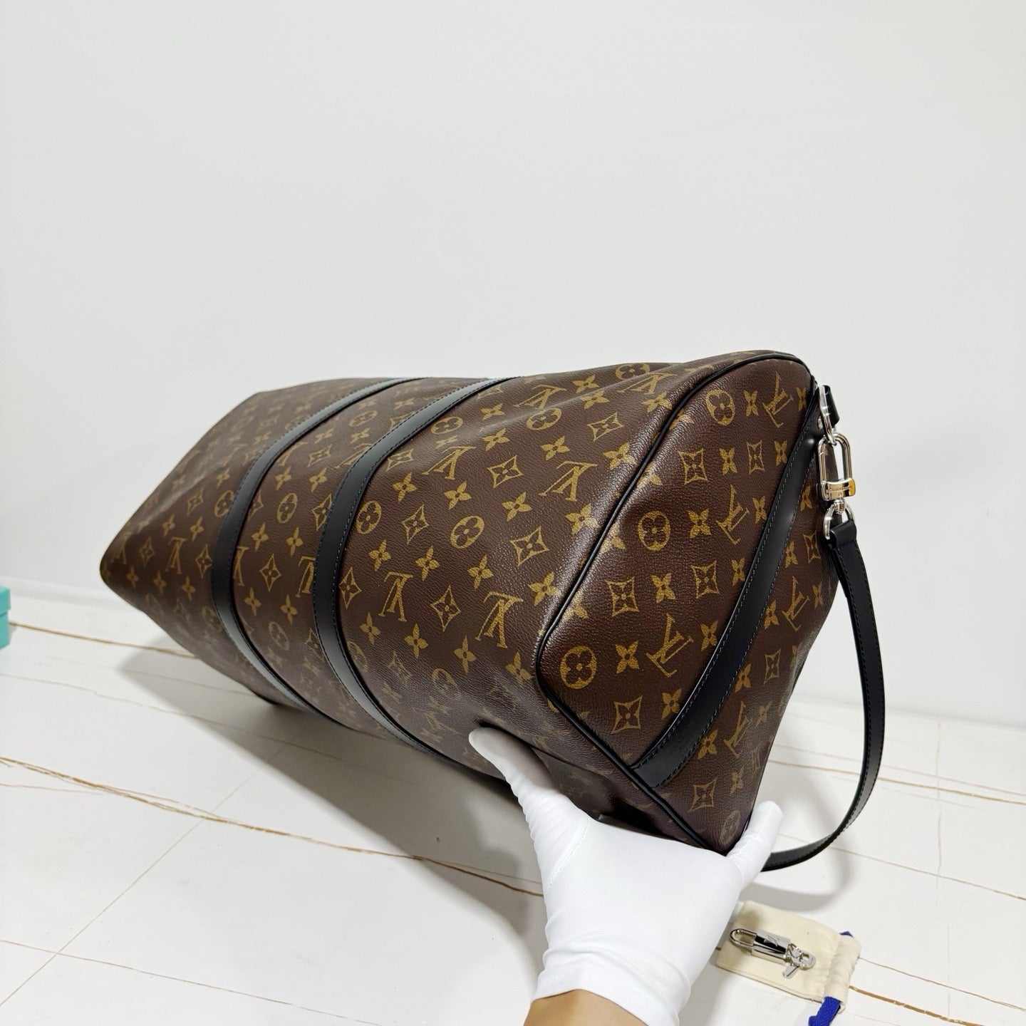 Louis Vuitton Keepall 45 Bandoulière - Monogram & Black Trim (Microchip)