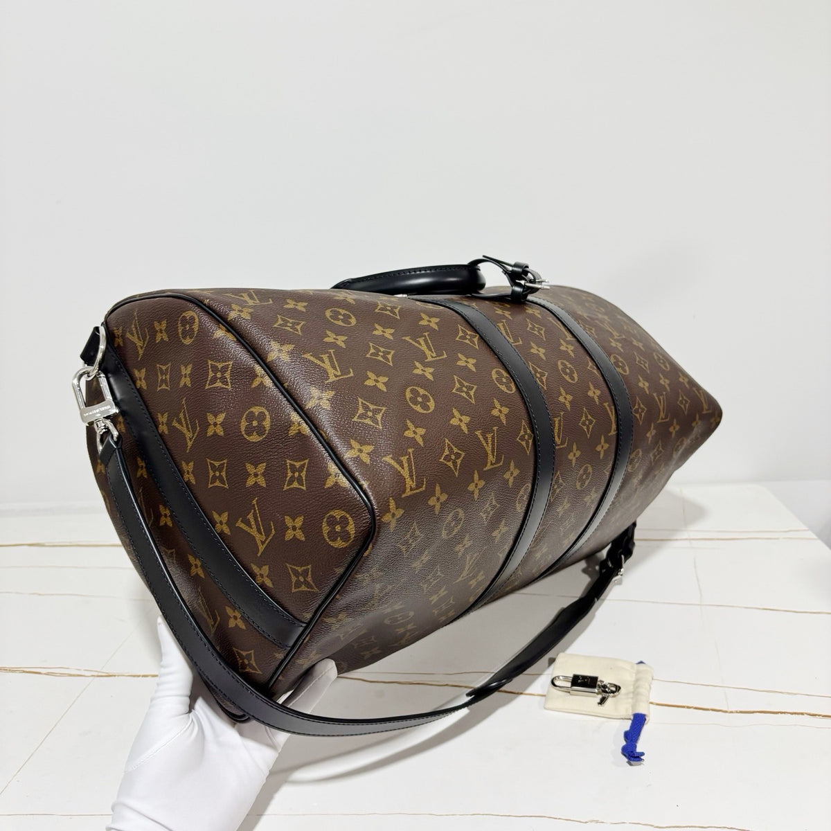 Louis Vuitton Keepall 45 Bandoulière - Monogram & Black Trim (Microchip)