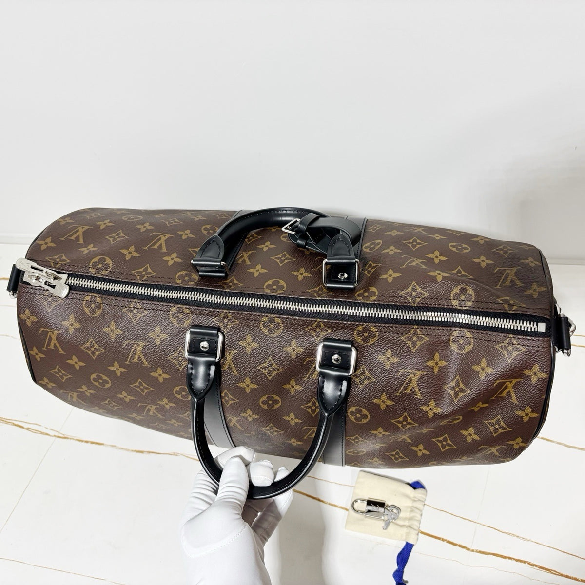 Louis Vuitton Keepall 45 Bandoulière - Monogram & Black Trim (Microchip)