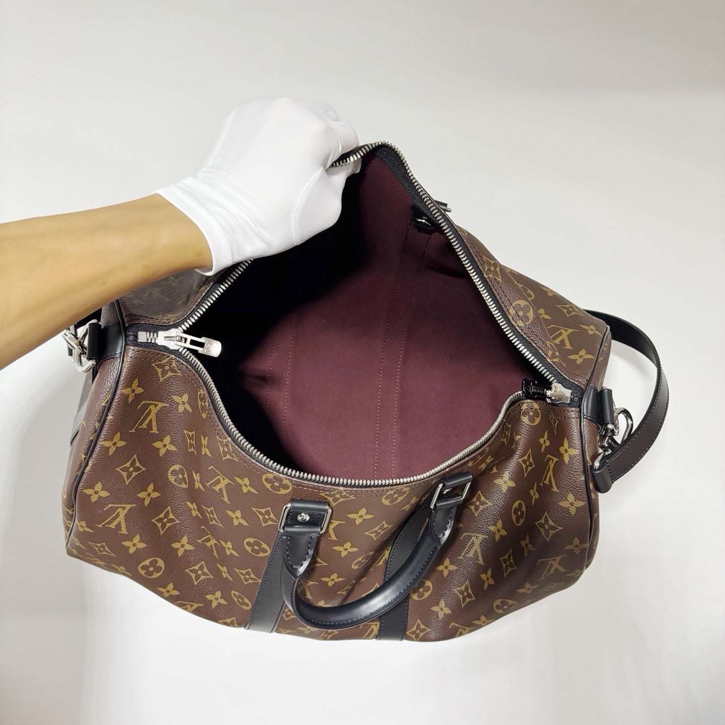 Louis Vuitton Keepall 45 Bandoulière - Monogram & Black Trim (Microchip)