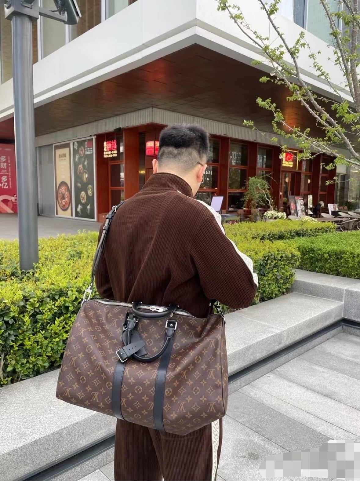 Louis Vuitton Keepall 45 Bandoulière - Monogram & Black Trim (Microchip)
