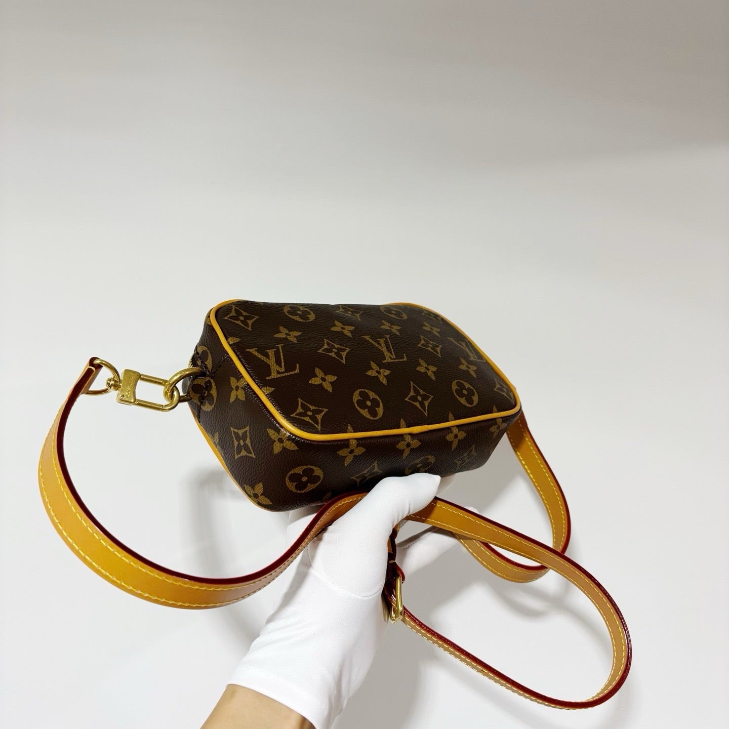 Louis Vuitton Trocadero Mini Camera Bag - Monogram Canvas (Brand New / Full Set)