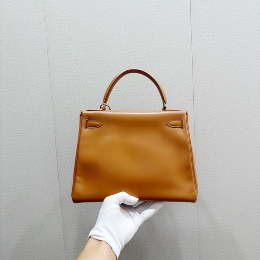 Hermès Kelly 28 - Gold Box Calfskin with Gold Hardware (Circle V Stamp / Vintage Character)