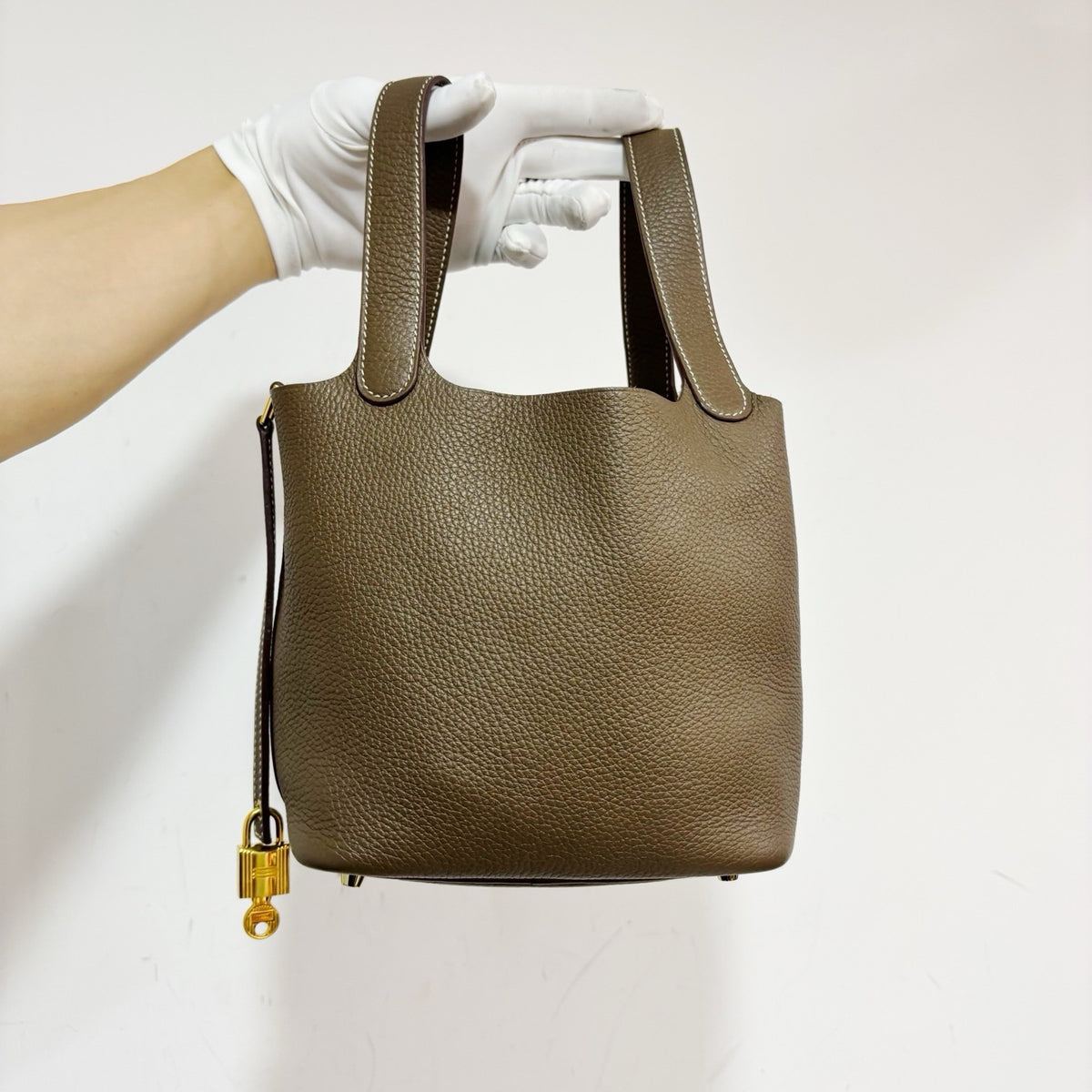 Hermès Picotin Lock 18 - Etoupe (Elephant Grey) Taurillon Clemence with Gold Hardware (U Stamp)