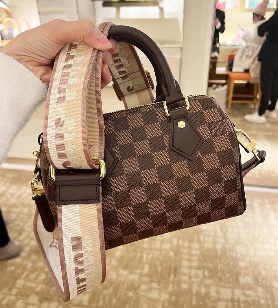 Louis Vuitton Speedy Bandoulière 20 - Damier Ebene Canvas with Milk Tea / Beige Wide Strap